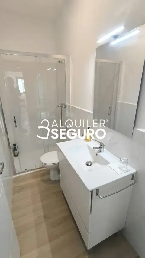 Flat 92 m² in Seville