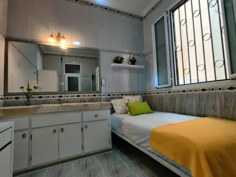 Habitació de lloguer, Barcelona (3/10)