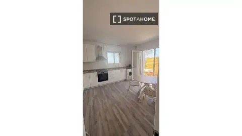 Room for rent, Barcelona (3/11)