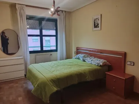 Pis de 77 m² a Oviedo