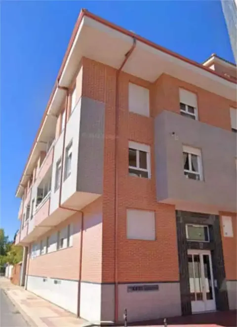 Flat 45 m² in Valverde de la Virgen