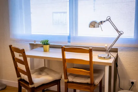 Habitació de lloguer, Parla