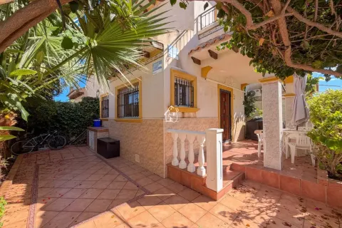 Casa de 100 m² a Oriola