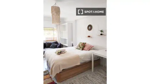 Chambre à louer, Málaga (2/9)