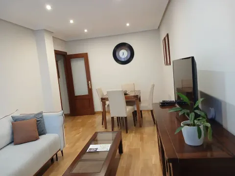 Pis de 80 m² a Oviedo