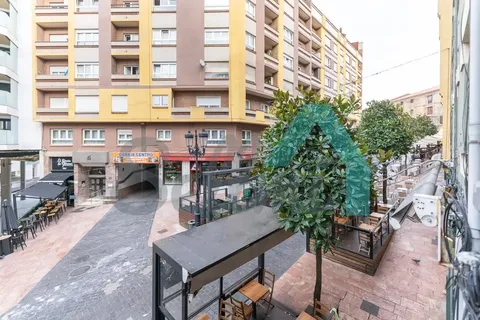 Pis de 70 m² a Oviedo