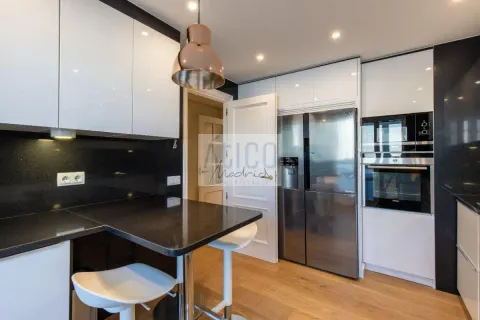 Appartamento 177 m² a Madrid