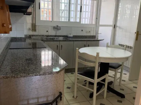 Pis de 100 m² a Viana do Bolo