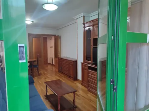 Pis de 77 m² a Oviedo