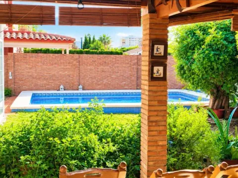 House 214 m² in Benicàssim / Benicasim