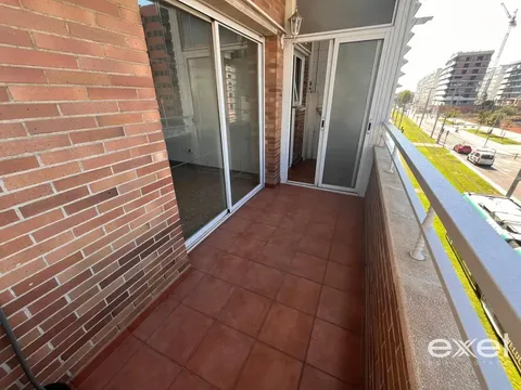 Pis de 110 m² a Cornellà de Llobregat