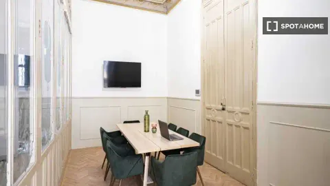Кімната в оренду, Madrid