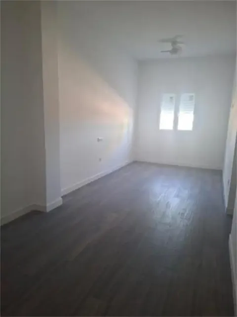 Pis de 100 m² a Carmona