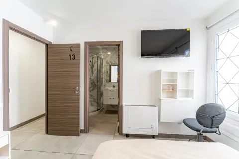 Habitació de lloguer, Madrid (3/10)