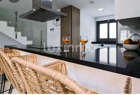 Haus 250 m² in Finestrat