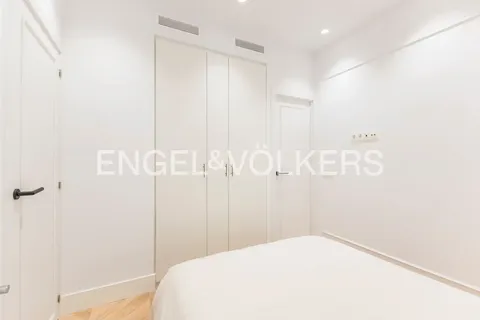 Wohnung 99 m² in Madrid