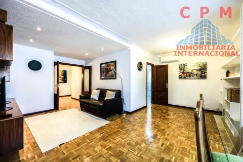 Flat 133 m² in Madrid (2/29)