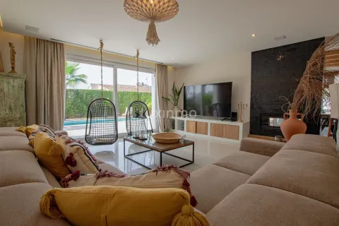 Haus 300 m² in Dénia