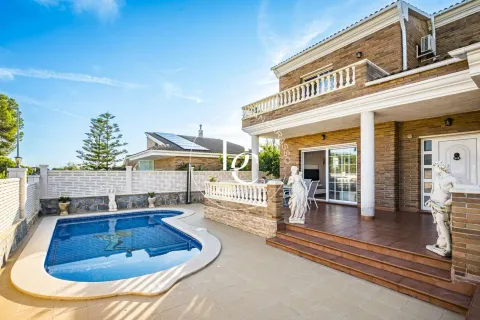 Casa de 220 m² a Cubelles