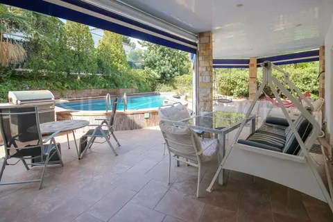 Будинок 434 м² у Castelldefels