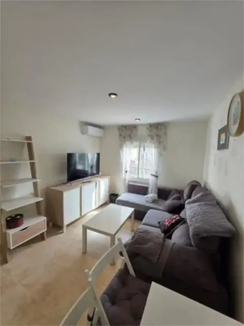 Piso de 90 m² en Linares