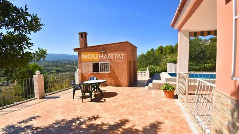 Haus 61 m² in Montroi / Montroy