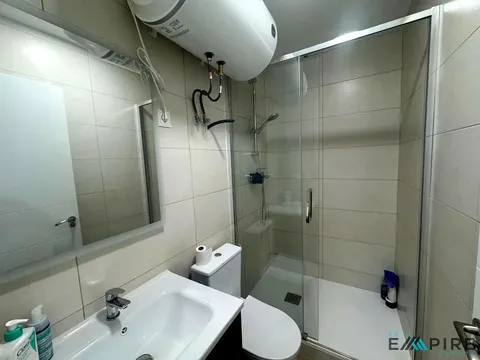Habitació de lloguer, Parla
