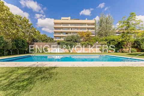 Flat 170 m² in Esplugues de Llobregat