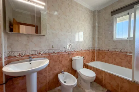 Casa de 100 m² a Oriola