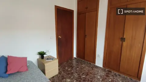 Stanza in affitto, Paterna