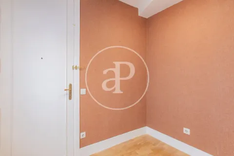 Flat 229 m² in Madrid