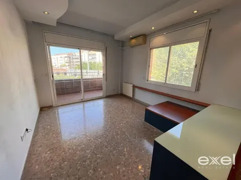 Pis de 110 m² a Cornellà de Llobregat