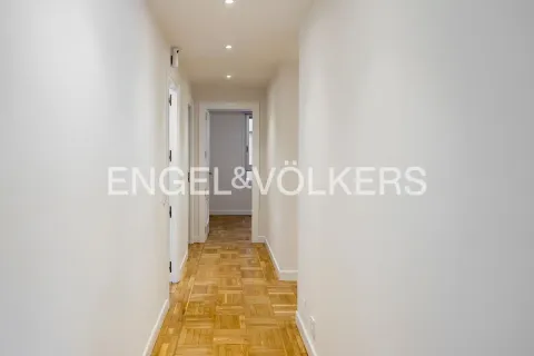 Wohnung 191 m² in Madrid