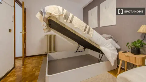 Room for rent, Madrid