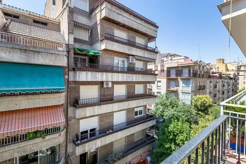 Pis de 100 m² a Granada