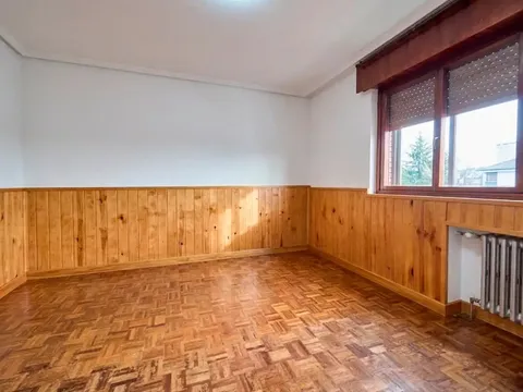 Pis de 87 m² a Avilés