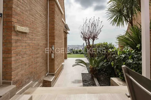 Будинок 440 м² у Esplugues de Llobregat