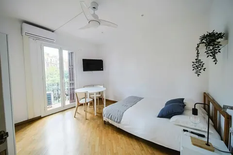 Room for rent, Barcelona (3/10)