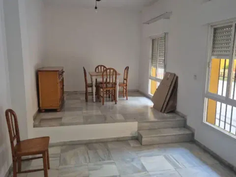 Flat 69 m² in Seville (2/9)