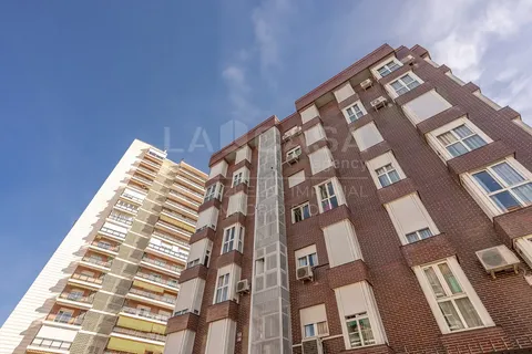 Wohnung 94 m² in Madrid