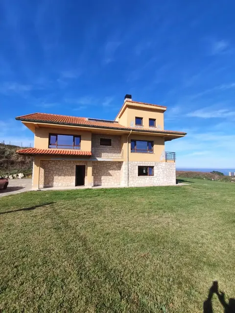 Wohnung 398 m² in Miengo