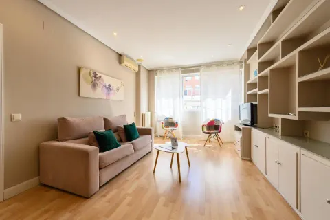 Piso de 80 m² en Madrid (2/55)