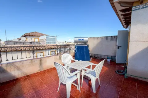 Casa de 100 m² a Oriola