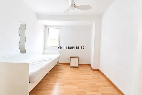 Pis de 77 m² a València