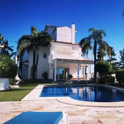 Casa de 480 m² en Estepona