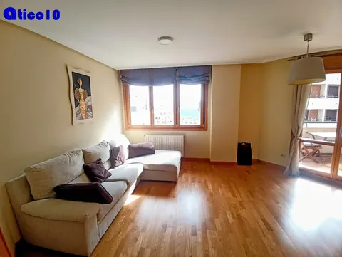 Pis de 92 m² a Oviedo (2/36)