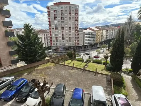 Pis de 100 m² a Ourense