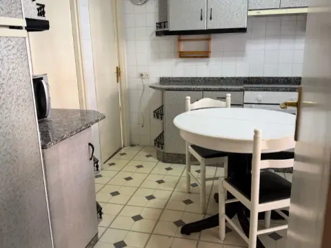 Pis de 100 m² a Viana do Bolo