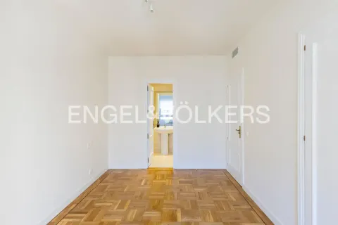 Wohnung 191 m² in Madrid