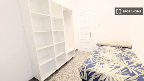 Chambre à louer, Valence